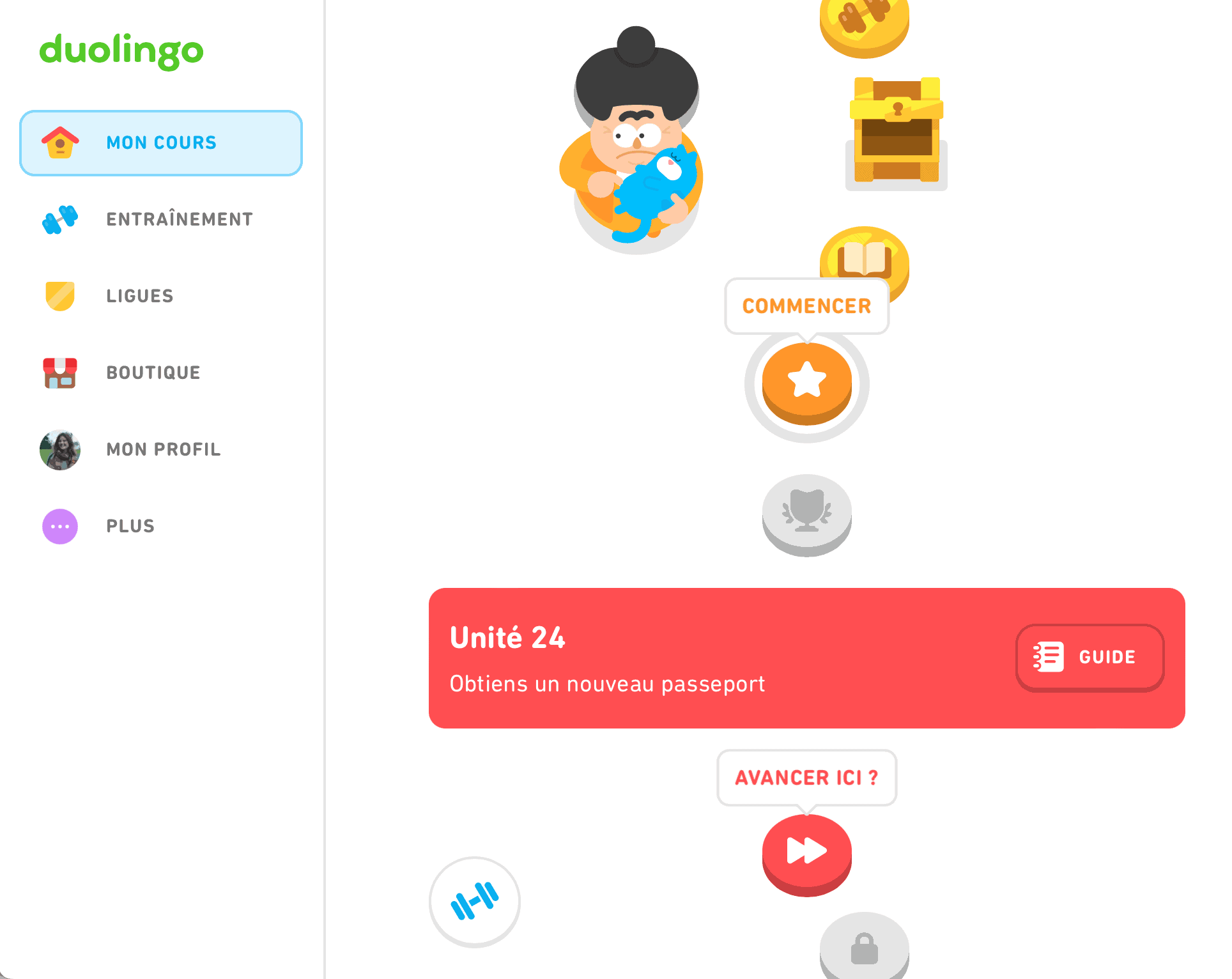 Interface Duolingo. Vision du cours où l’on est et de ceux qui arrivent sous la forme de boutons/ éléments graphiques similaires aux jeux vidéo.